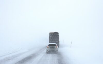 ¿Cómo conducir con mucho viento?