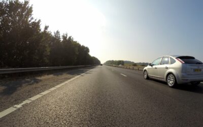 ¿Cuál es la distancia de seguridad entre autos?